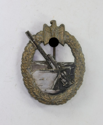  Marineartillerie Abzeichen, Hst. HA (Hermann Aurich, Dresden) - Militaria-Berlin