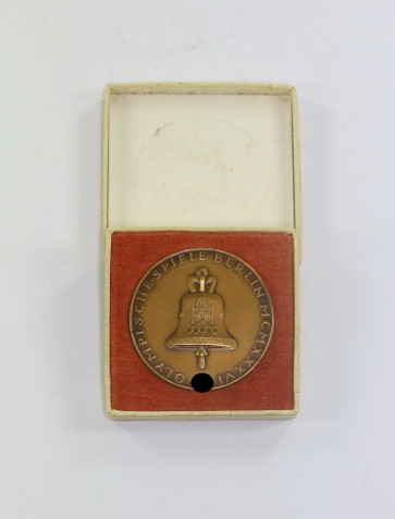  Medaille, Olympische Spiele Berlin 1936 - Zur Ehre des Vaterlandes - Zum Ruhme des Sports - Bayer. Hauptmünzamt, im Etui - Militaria-Berlin