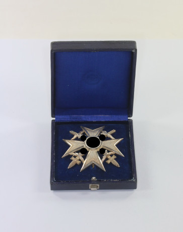 Spanienkreuz in Silber mit Schwertern, Hst. CEJ 900, im Etui - Militaria-Berlin