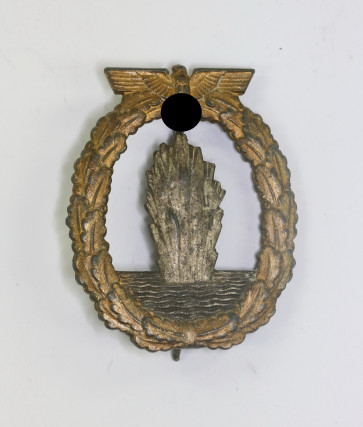 Minensucher Abzeichen, Hst. Schwerin Berlin (Zink) - Militaria-Berlin
