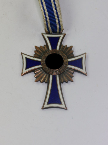 Mutterkreuz in Bronze, 16. Dezember 1938 Adolf Hitler - Militaria-Berlin