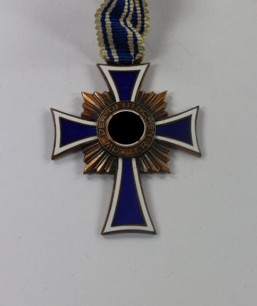  Mutterkreuz in Bronze, Der Deutschen Mutter - Militaria-Berlin