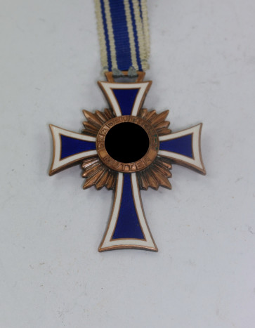 Mutterkreuz in Bronze, "Der Deutschen Mutter" - Militaria-Berlin