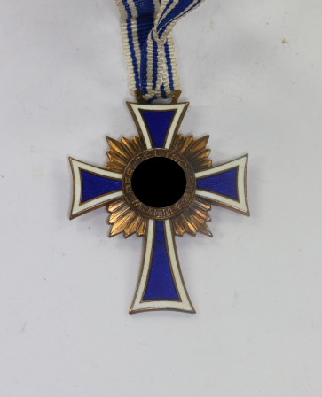  Mutterkreuz in Bronze, Der Deutschen Mutter - Militaria-Berlin
