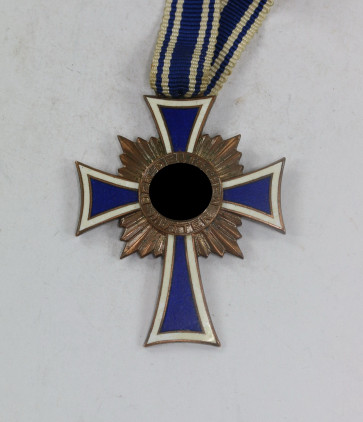 Mutterkreuz in Bronze, "Der Deutschen Mutter" - Militaria-Berlin