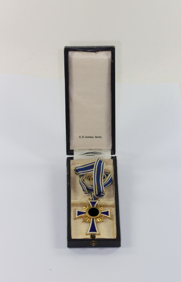 Mutterkreuz in Gold, im Etui, C.E. Juncker, Berlin - Militaria-Berlin