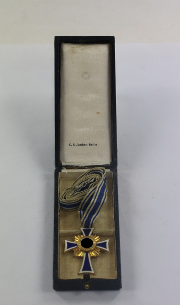 Mutterkreuz in Gold, im Etui, C.E. Juncker, Berlin - Militaria-Berlin