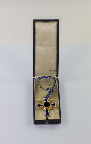 Mutterkreuz in Gold, im Etui, Wilh. Deumer - Militaria-Berlin