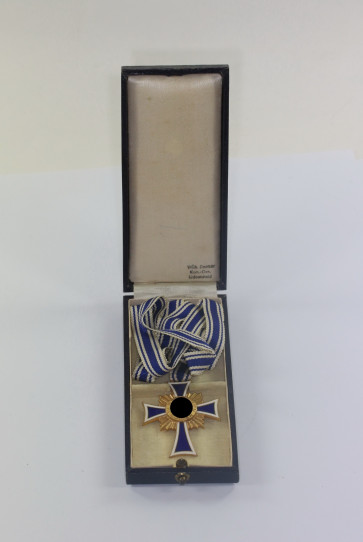  Mutterkreuz in Gold, im Etui, Wilh. Deumer Kom.Ges. Lüdenscheid - Militaria-Berlin