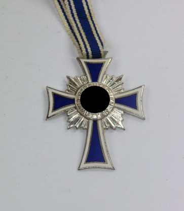 Mutterkreuz in Silber. Der Deutschen Mutter - Militaria-Berlin