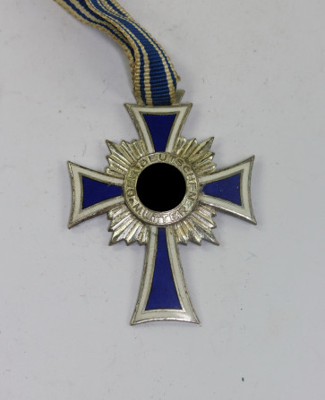 Mutterkreuz in Silber (2. Stufe) - Militaria-Berlin