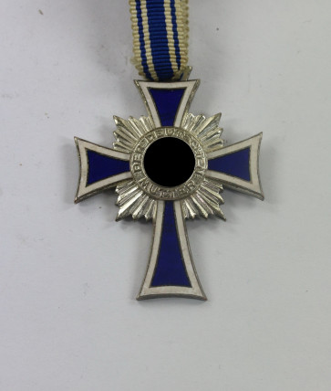 Mutterkreuz in Silber, "Der Deutschen Mutter" - Militaria-Berlin