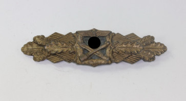  Nahkampfspange in Bronze, Hst. C.E. Juncker Berlin - Militaria-Berlin