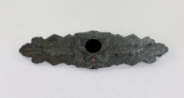 Nahkampfspange in Bronze, Hst. C.E. Juncker Berlin - Militaria-Berlin