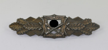 Nahkampfspange in Bronze, Hst. F&BL (Funcke & Brüninghaus, Lüdenscheid) - Militaria-Berlin