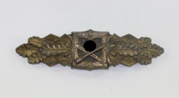 Nahkampfspange in Bronze, Hst. F&BL (Funcke & Brüninghaus, Lüdenscheid) - Militaria-Berlin