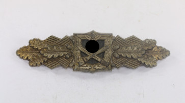 Nahkampfspange in Bronze, Hst. F&BL (Funcke & Brüninghaus, Lüdenscheid) - Militaria-Berlin