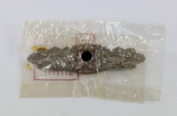 Nahkampfspange in Silber, Deschler, im LDO Verkaufstüte - Militaria-Berlin