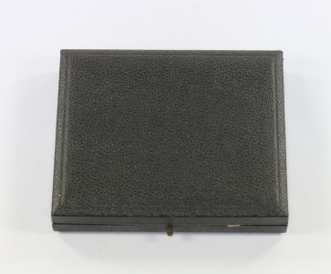 Nationalsozialistisches Fliegerkorps (NSFK), Etui für die Reichswettbewerbs Plakette  - Militaria-Berlin