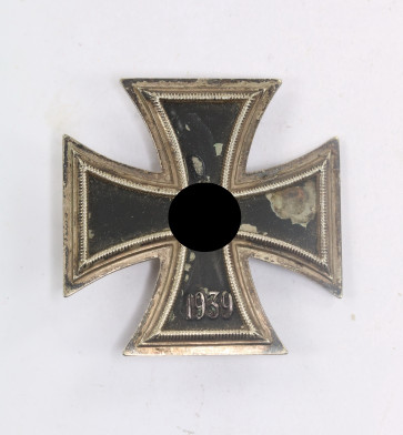 Nicht magnetisches  Eisernes Kreuz 1. Klasse 1939, Hst. L/58 auf der Nadel (!) (Rudolf Souval, Wien) - Militaria-Berlin