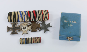 Ordenschnalle 4X + Feldspnage + Etui Bayern, Militär Verdiesntkreuz 2. Klasse - Militaria-Berlin