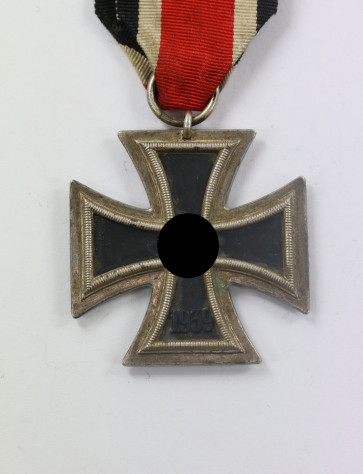 Eisernes Kreuz 2. Klasse 1939, Hst. 24 (Arbeitsgemeinschaft der Hanauer Plakettenhersteller, Hanau) - Militaria-Berlin