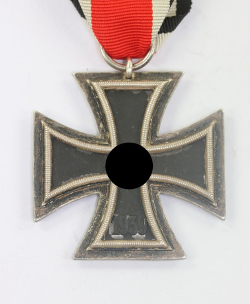 Eisernes Kreuz 2. Klasse 1939, Hst. 24 (Arbeitsgemeinschaft der Hanauer Plakettenhersteller, Hanau) - Militaria-Berlin