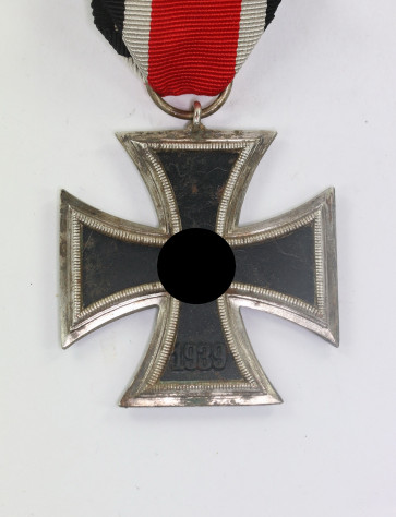  Eisernes Kreuz 2. Klasse 1939, Variante mit der runden "3", Deschler & Sohn, München - Militaria-Berlin