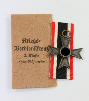 Kriegsverdienstkreuz 2. Klasse, Hst. 19, in Verleihungstüte - Militaria-Berlin