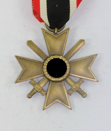 Kriegsverdienstkreuz 2. Klasse mit Schwertern, ohne Hersteller (Buntmetall) - Militaria-Berlin