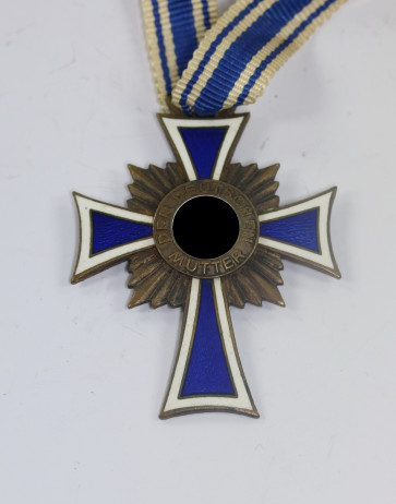 Mutterkreuz in Bronze (3. Stufe) - Militaria-Berlin
