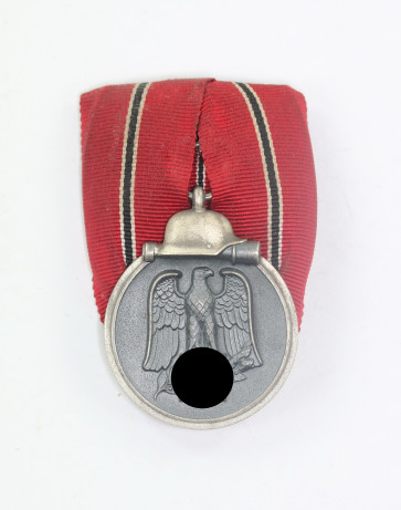  Ostmedaille an Einzelspange (!) - Militaria-Berlin