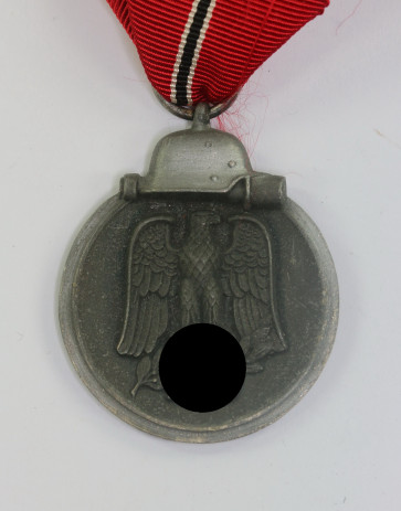 Ostmedaille, Hst. 19 (E.Ferdinand Weidmann, Frankfurt, am Main) - Militaria-Berlin