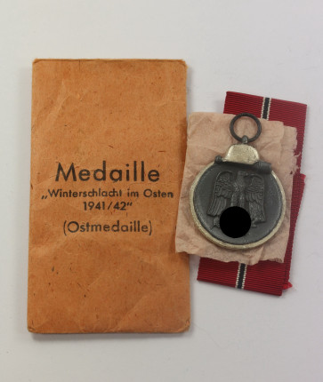 Ostmedaille, Hst. 25, in Verleihngstüte Arbeitsgemeinschaft der Graveur-, Gold- und Silberschmiedeinnungen, Hanau am Main - Militaria-Berlin