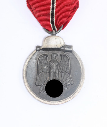 Ostmedaille, Hst. 93 (Richard Simm & Söhne, Gablonz / Neiße) - Militaria-Berlin