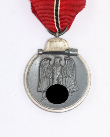 Ostmedaille, Hst. 93 (Richard Simm & Söhne, Gablonz / Neiße) - Militaria-Berlin