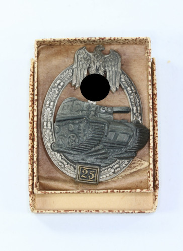 Panzerkampfabzeichen in Silber mit Einsatzzahl 25, JFS, in Verleihungsschachtel - Militaria-Berlin