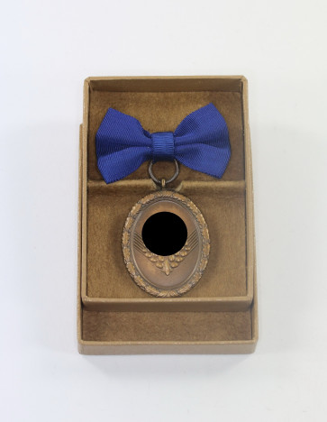  Reichsarbeitsdienst (RAD), Dienstauszeichnung für weibliche Jugend 4. Stufe in Bronze, im Etui - Militaria-Berlin