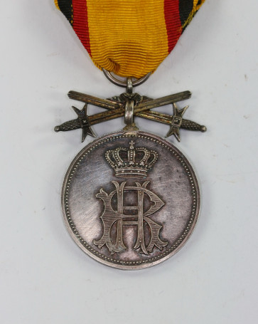 Reuß, Silberne Verdienstmedaille 2. Modell mit Schwertern - Militaria-Berlin