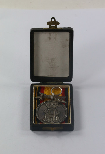 Reuß, Silberne Verdienstmedaille mit Schwertern, im Etui S.M.  - für Verdienst - Militaria-Berlin