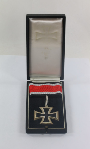 Ritterkreuz des Eisernen Kreuzes 1957, Steinhauer & Lück, im Etui (Leutnant Herbert Isachsen) - Militaria-Berlin