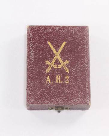 Sachsen, Etui Albrechts Orden Ritterkreuz 2.Klasse mit Schwertern, C.E. Kunath Ordensband Lager Dresden Altmarkt 2  - Militaria-Berlin