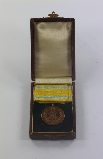 Sachsen, Friedrich August Medaille in Bronze, im Etui - Militaria-Berlin