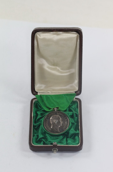 Sachsen, Medaille für Treue in der Arbeit (3.Form), im Etui - Militaria-Berlin