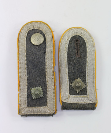 Luftwaffe, zwei Schulterklappen Feldwebel fliegendes Personal - Militaria-Berlin