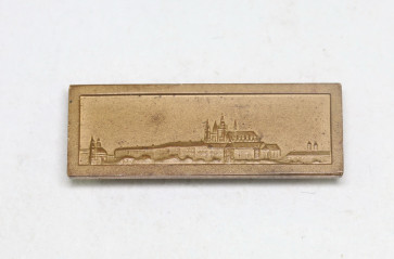 Spange Pragerburg, mit Künstlersignatur H.C., für die Anschlußmedaille Sudetenland (1. Oktober 1938) - Militaria-Berlin