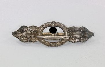 U-Boot Frontspange in Silber 1. Form (!), Hst. Schwerin Berlin SW 68 - Militaria-Berlin