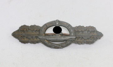 U-Bootfrontspange in Bronze, Hst. Schwerin berlin 68 - Militaria-Berlin