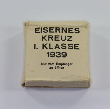 Umkarton Eisernes Kreuz 1. Klasse 1939, Carl Wild Hamburg - Militaria-Berlin