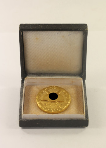 Verwundetenabzeichen in Gold 1939, Hst. 30 (Hauptmünzamt Wien), im Etui  - Militaria-Berlin